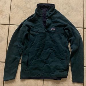 green patagonia button up size M dark green